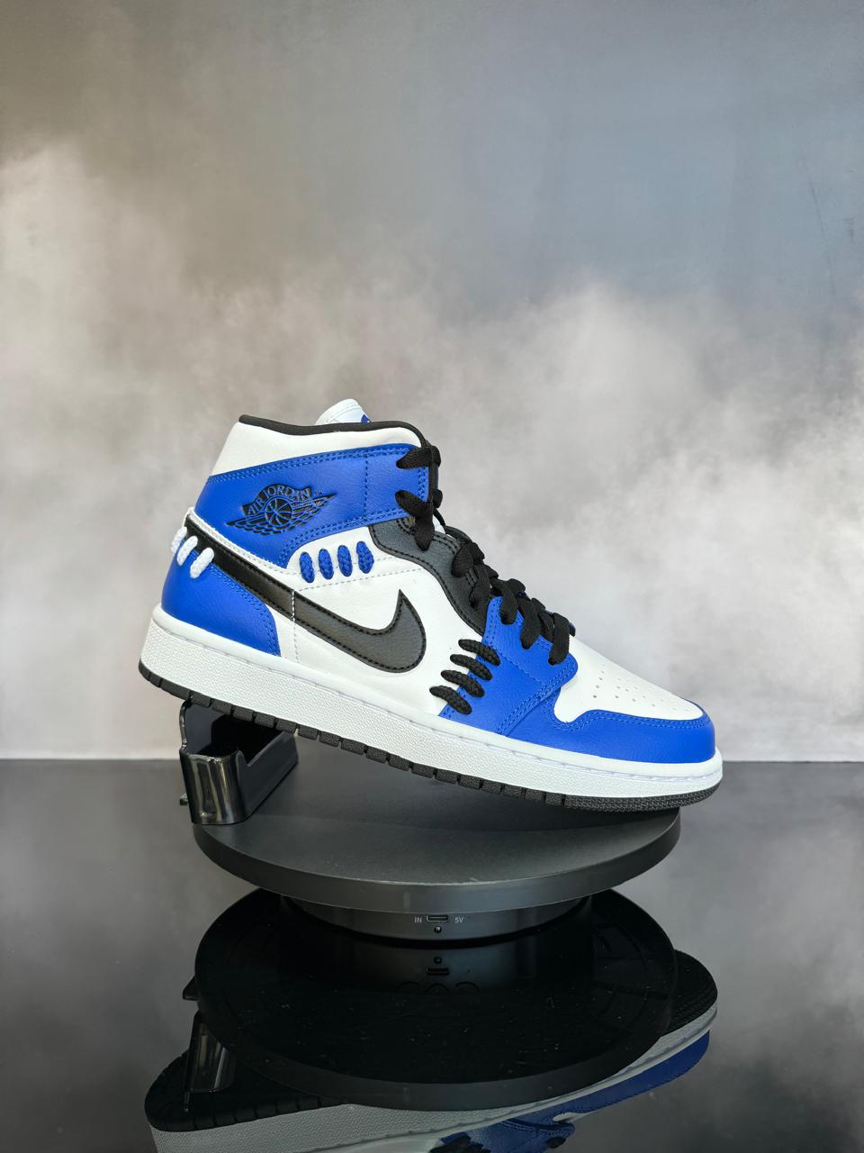 Jordan 1 Mid Sisterhood