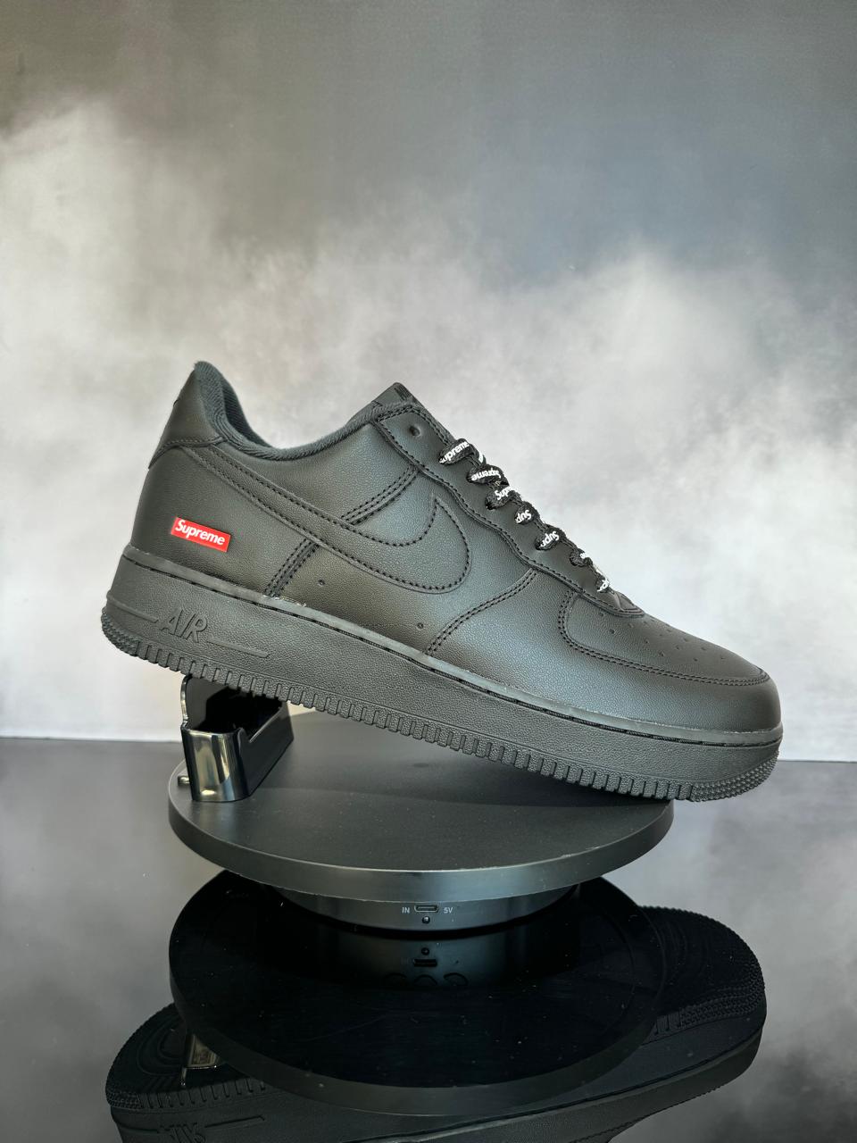 Air Force 1 Low Supreme Black