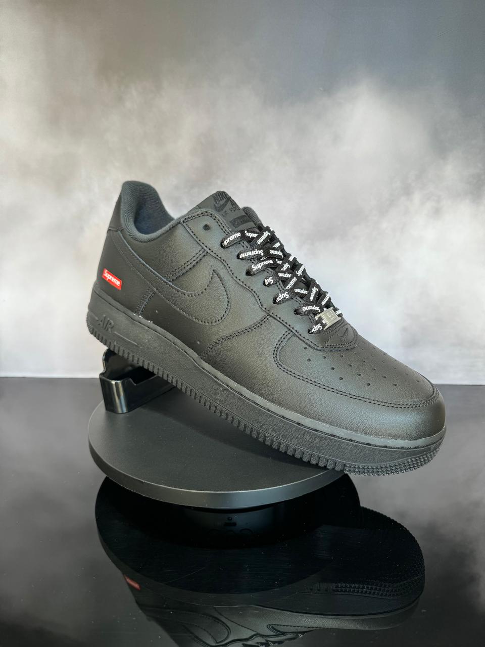 Air Force 1 Low Supreme Black