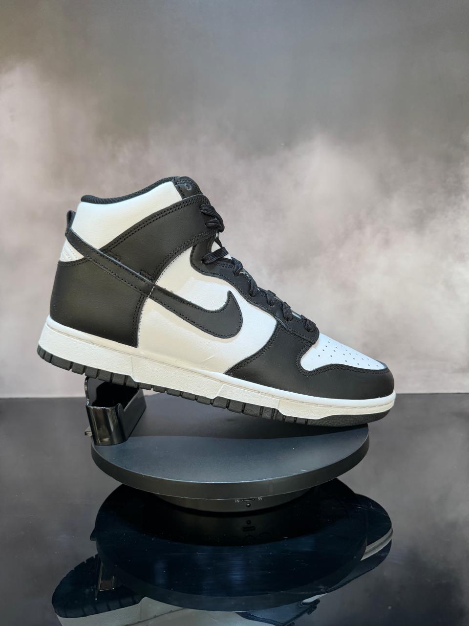 Dunk High Panda