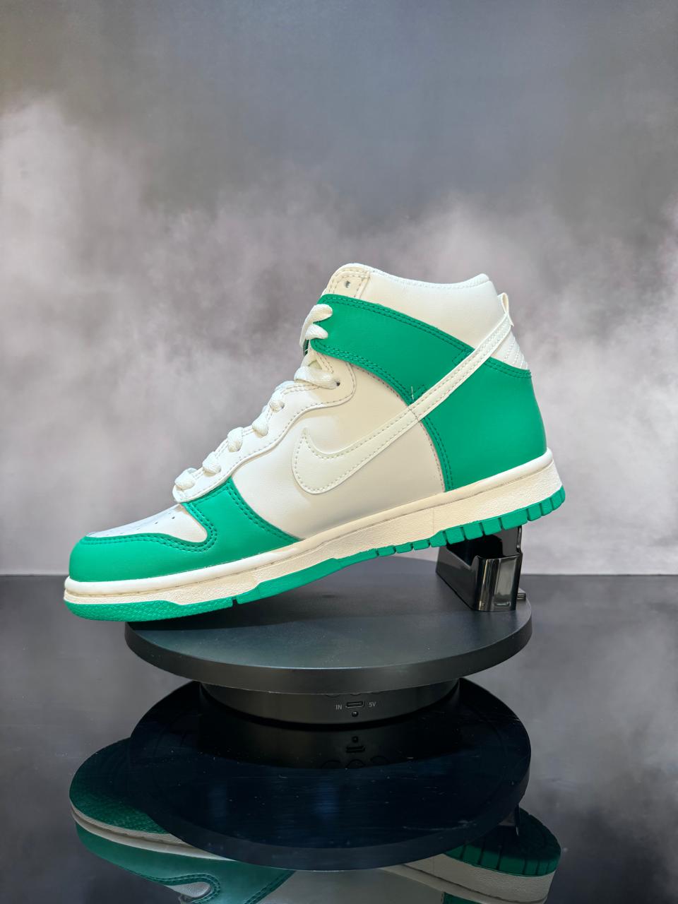 Dunk High Phantom Stadium Green