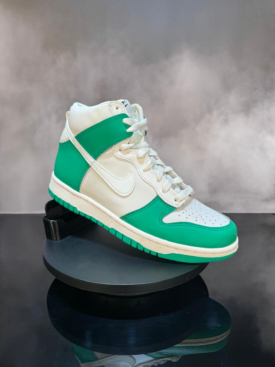 Dunk High Phantom Stadium Green
