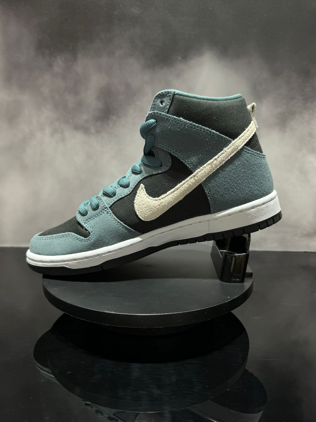 Dunk High SB Mineral Slate Suede