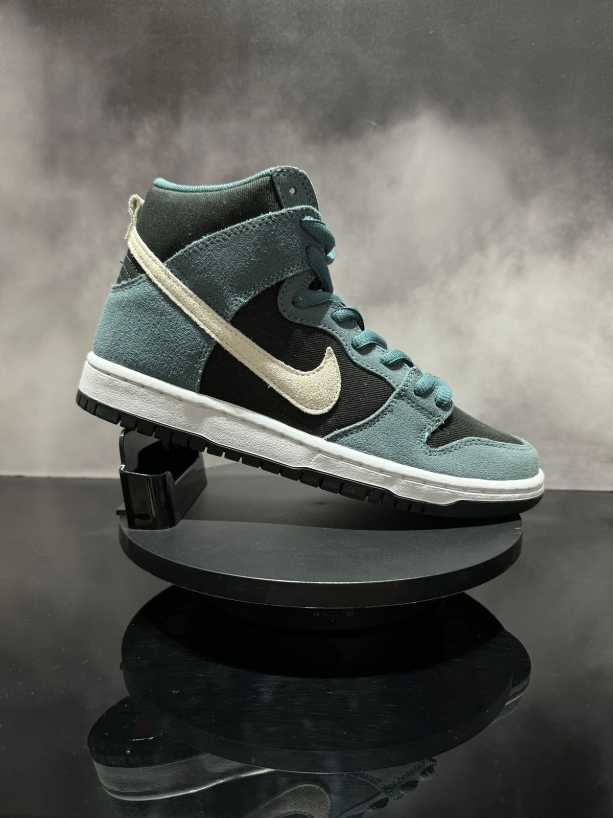 Dunk High SB Mineral Slate Suede