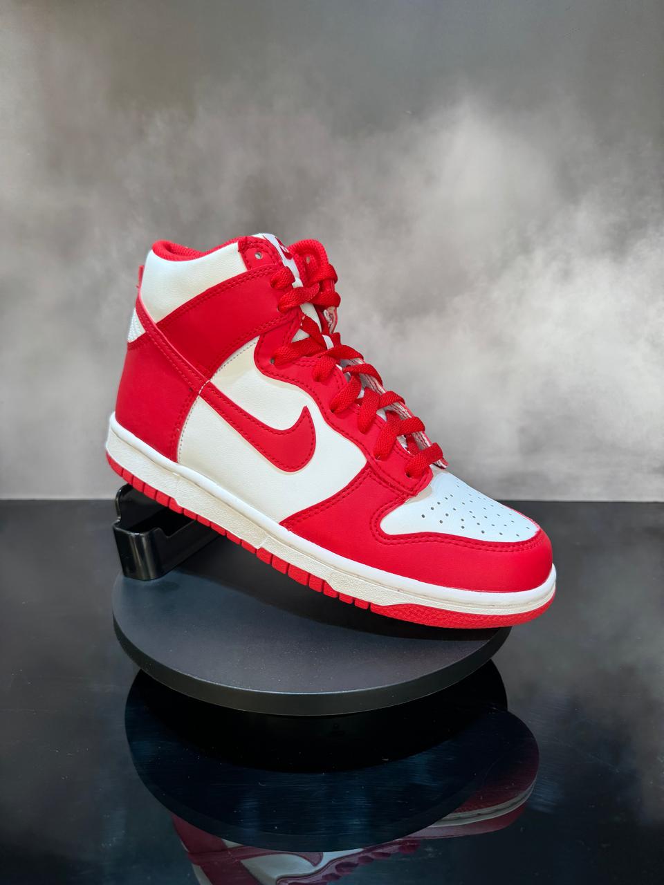 Dunk High University Red