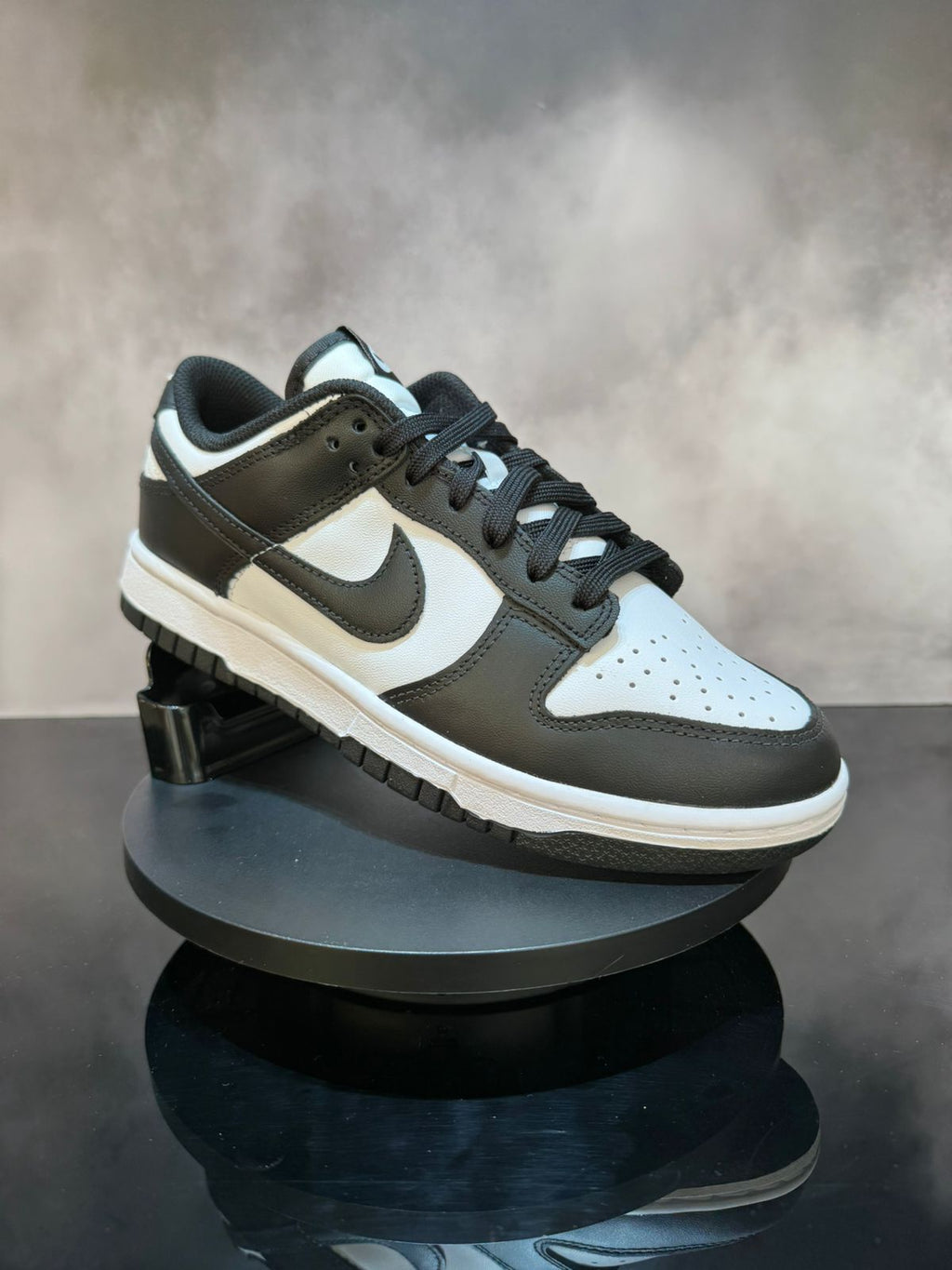 Dunk Low Panda