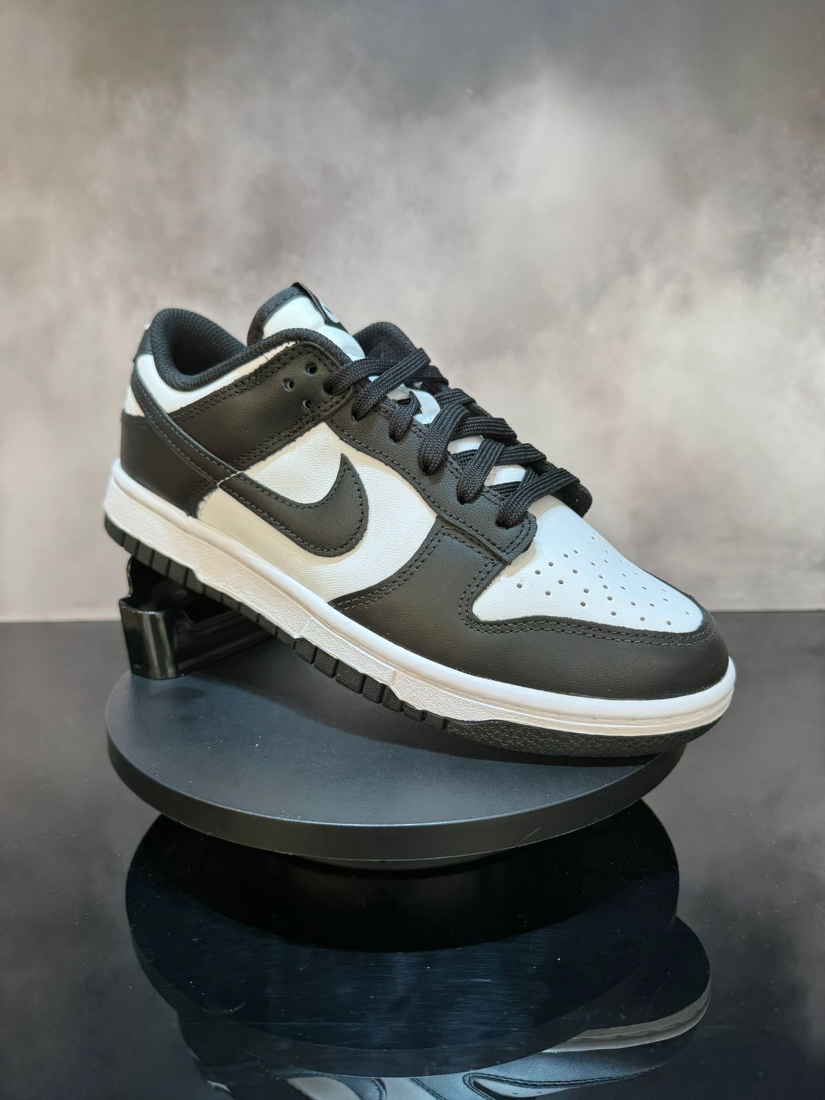 Dunk Low Panda