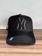 Gorra BIG BOSS x Kevin Hats NY White