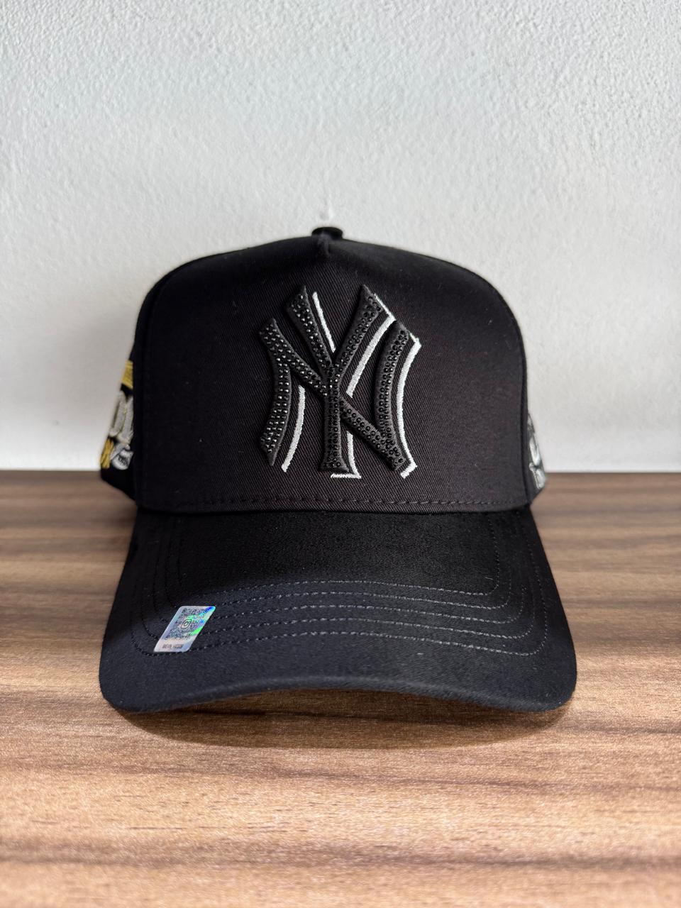 Gorra BIG BOSS x Kevin Hats NY White