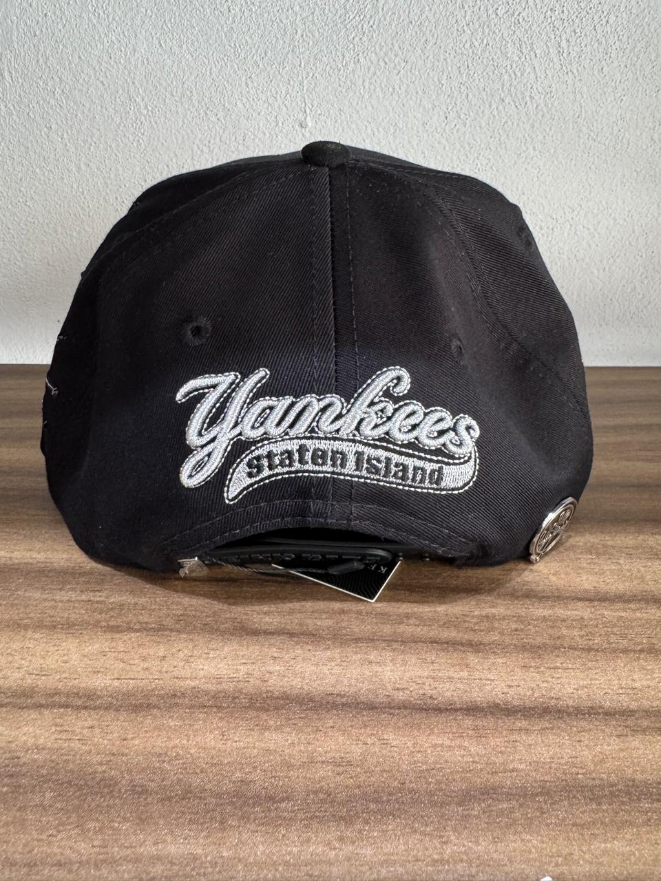 Gorra BIG BOSS x Kevin Hats NY White