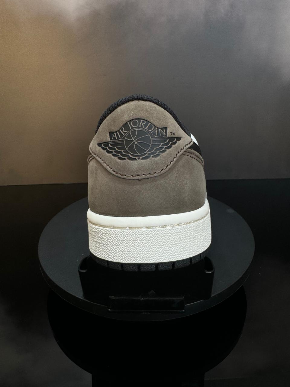 Jordan 1 Low Dark Mocha
