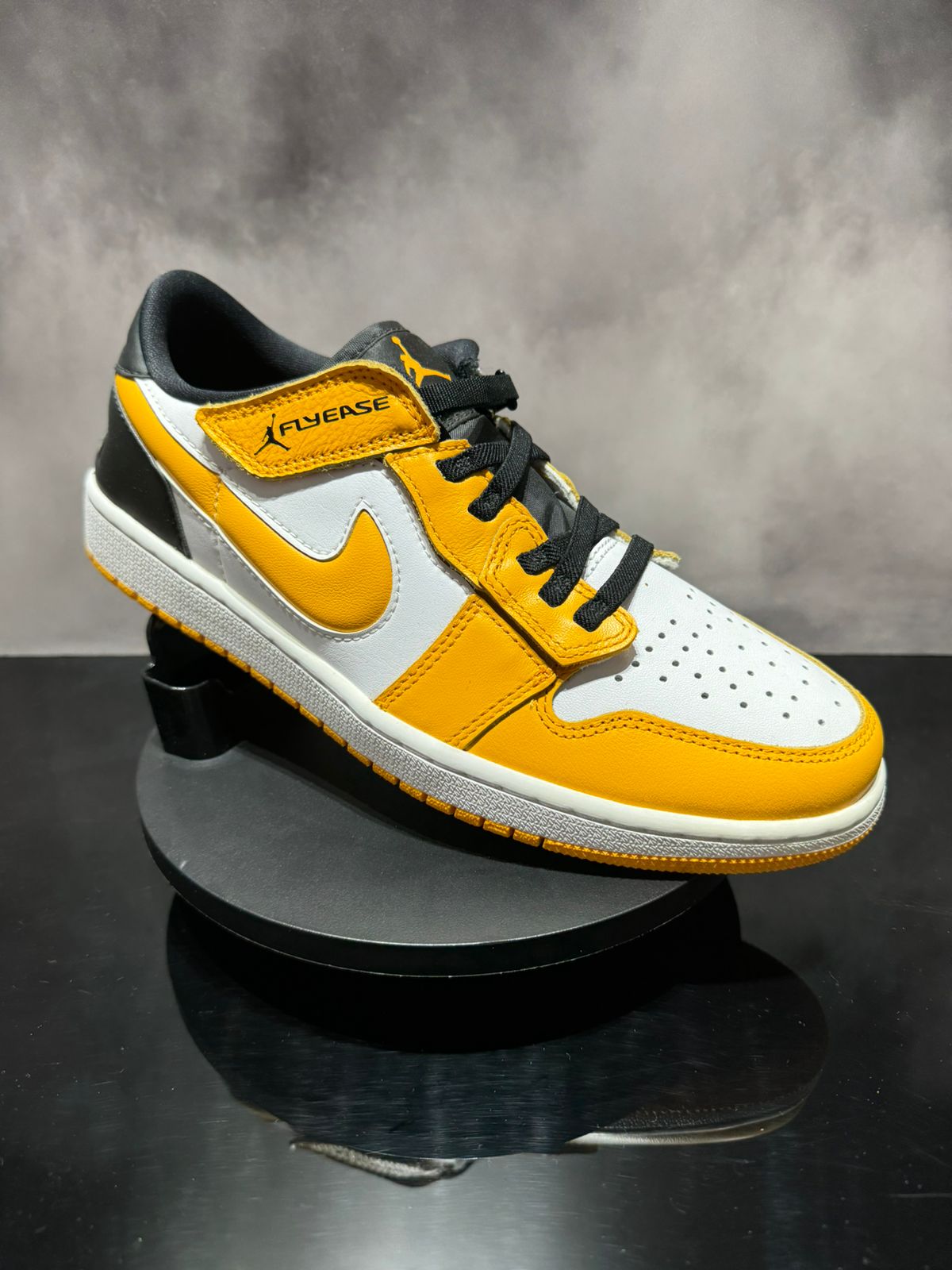 Jordan 1 Low FlyEase University Gold