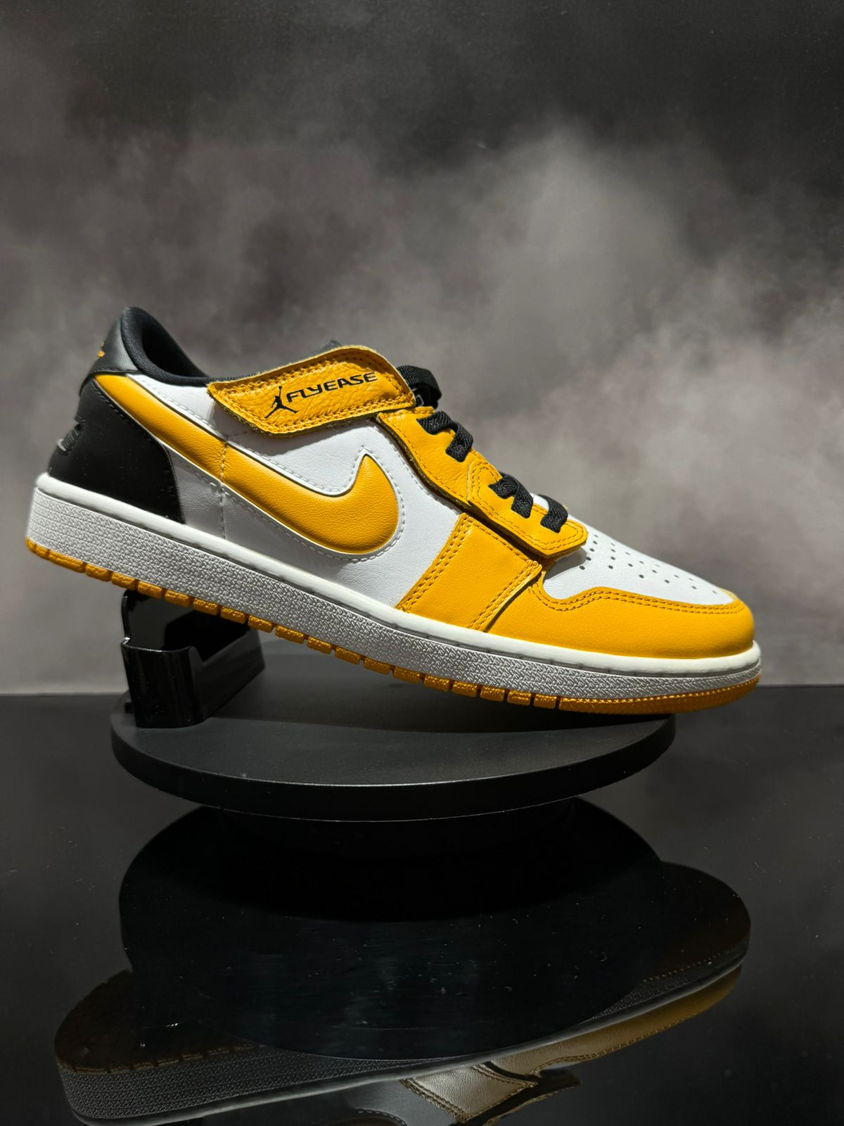 Jordan 1 Low FlyEase University Gold