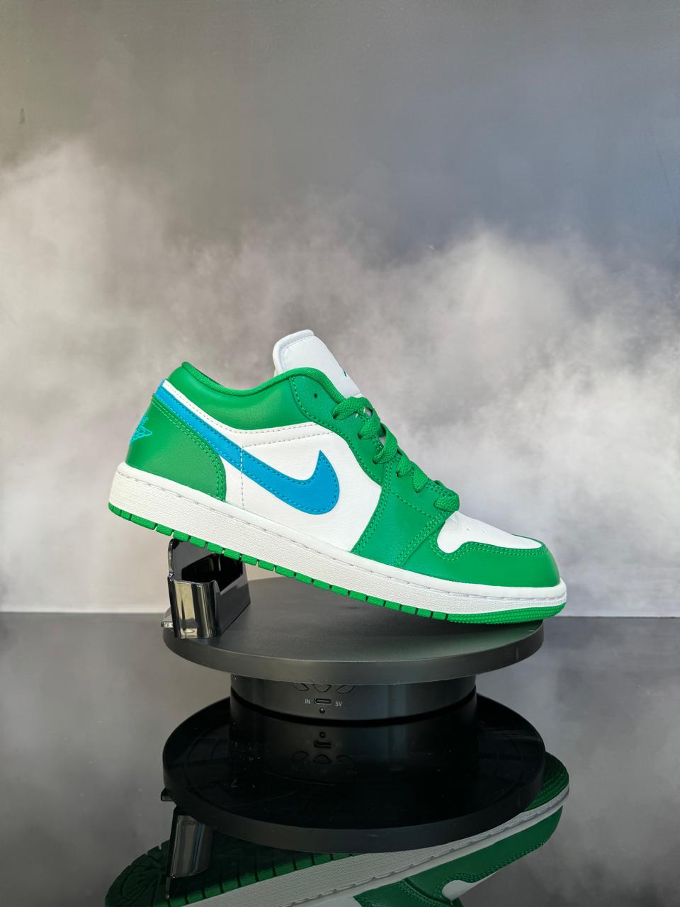Jordan 1 Low Lucky Green Aquatone