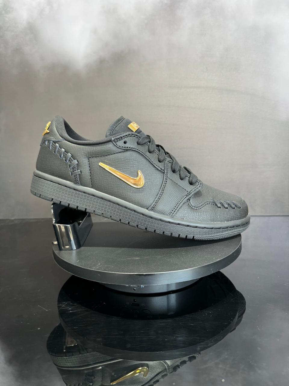 Jordan 1 Low Method of Make Black Metallic Gold