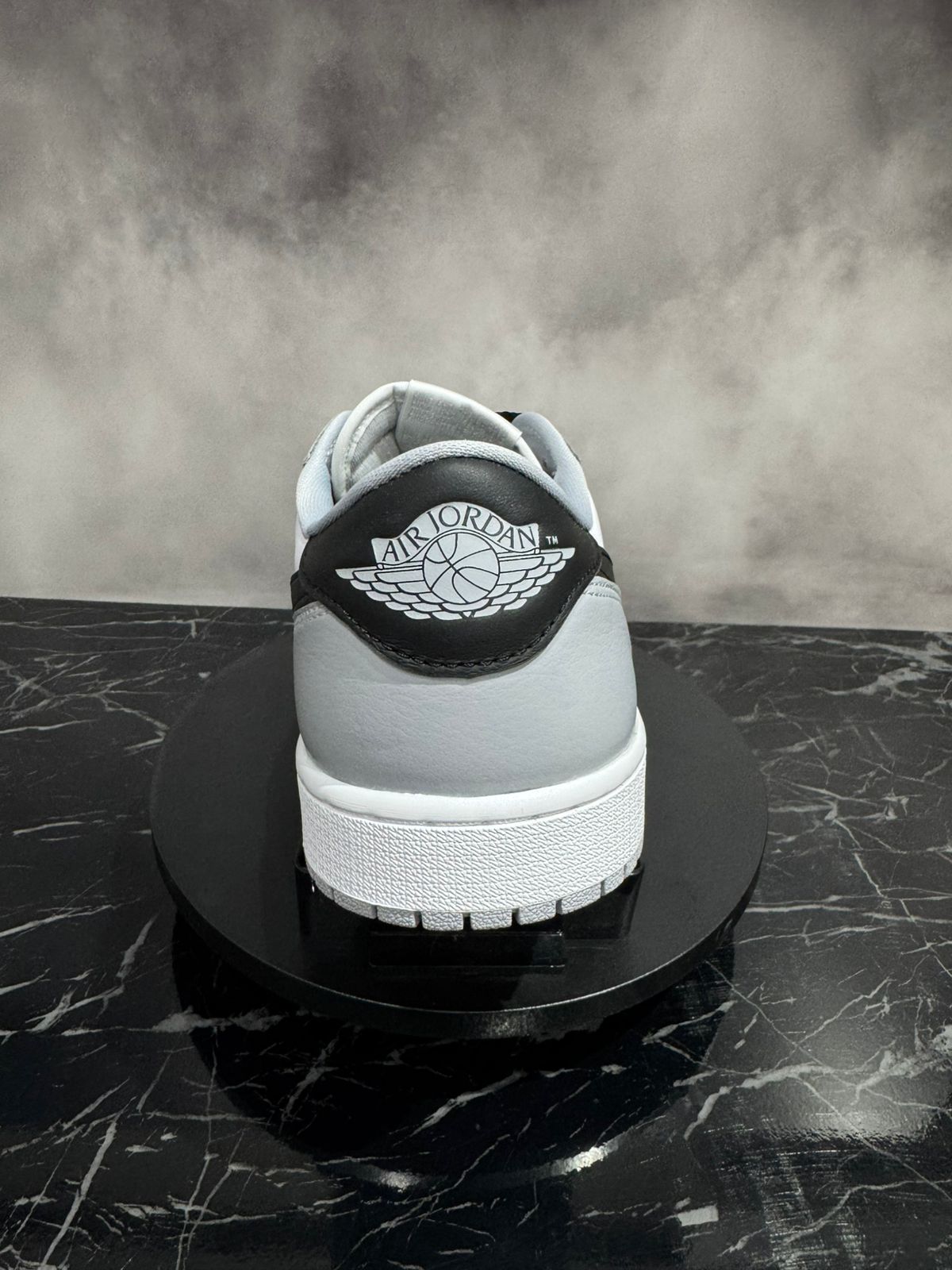 Jordan 1 Low OG Barons