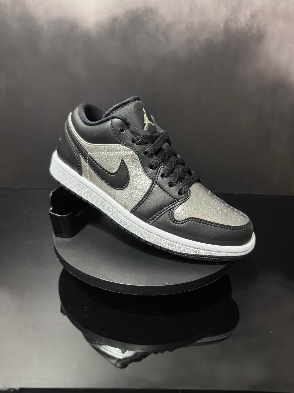 Jordan 1 Low SE Black Metallic Silver
