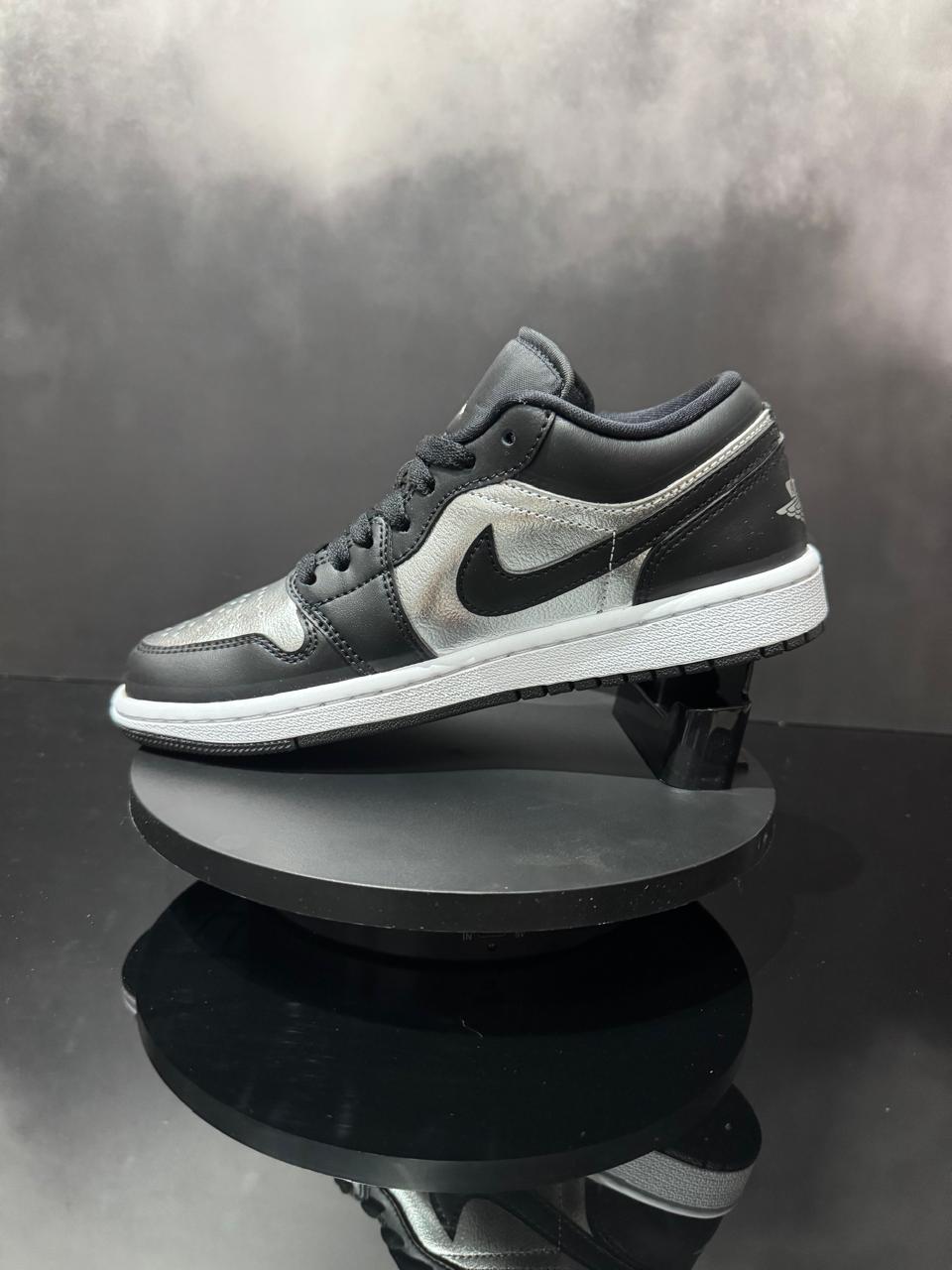 Jordan 1 Low SE Black Metallic Silver