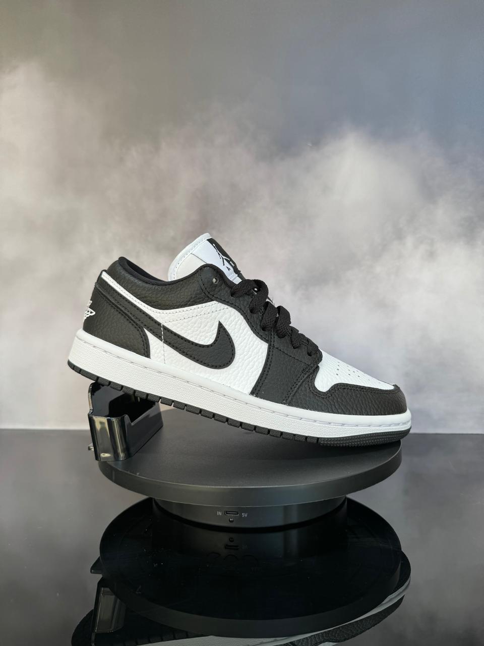Jordan 1 Low SE Homage Split White & Black