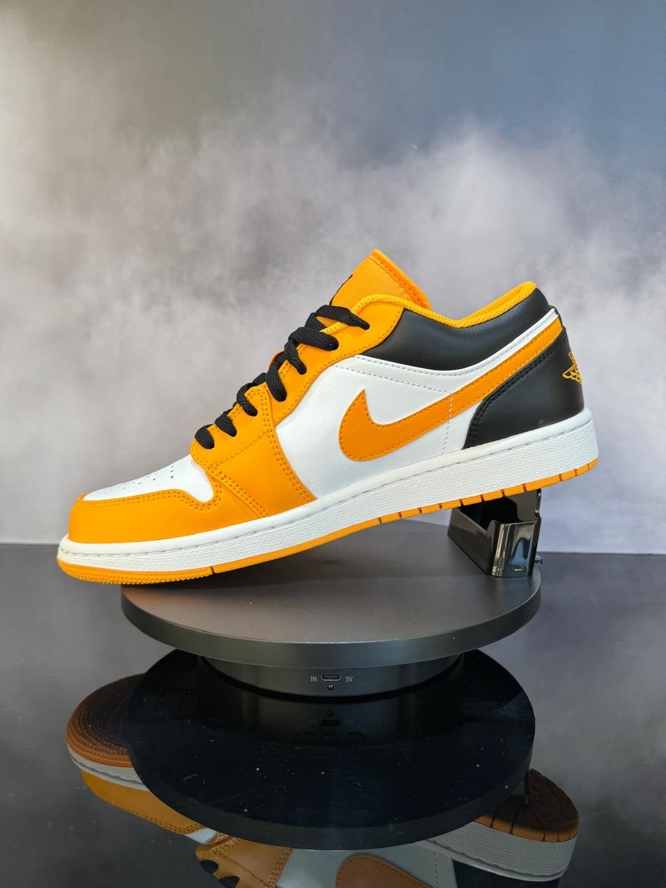 Jordan 1 Low Taxi