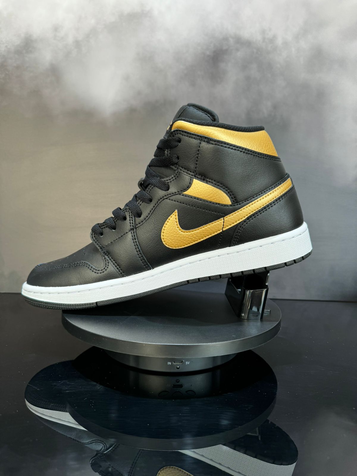 Jordan 1 Mid Black Metallic Gold