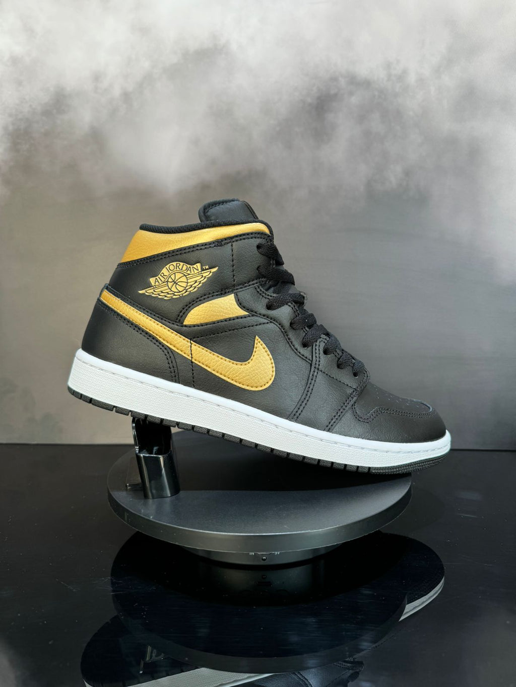 Jordan 1 Mid Black Metallic Gold