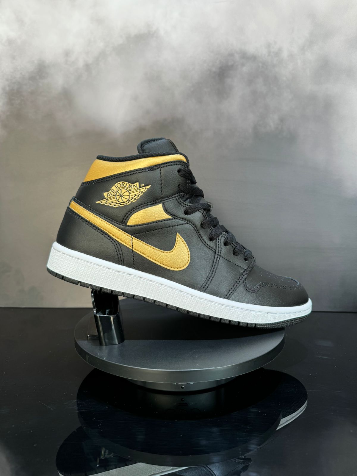 Jordan 1 Mid Black Metallic Gold