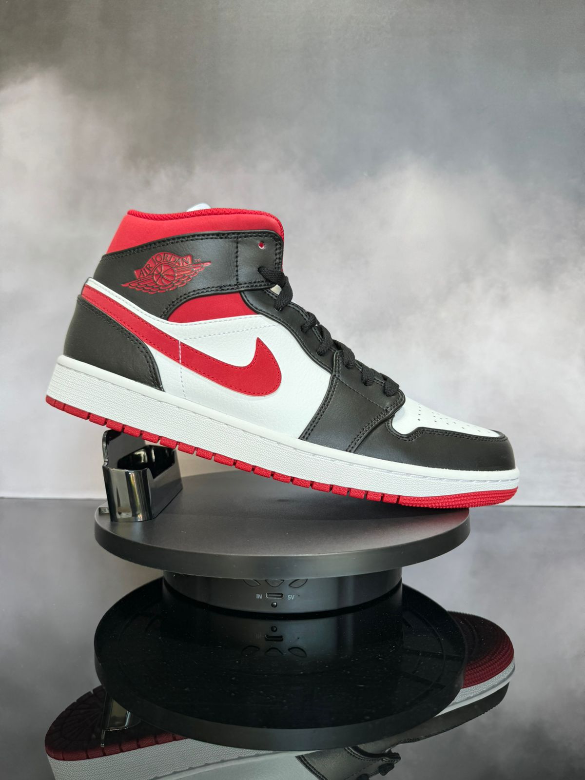 Jordan 1 Mid Gym Red Black White