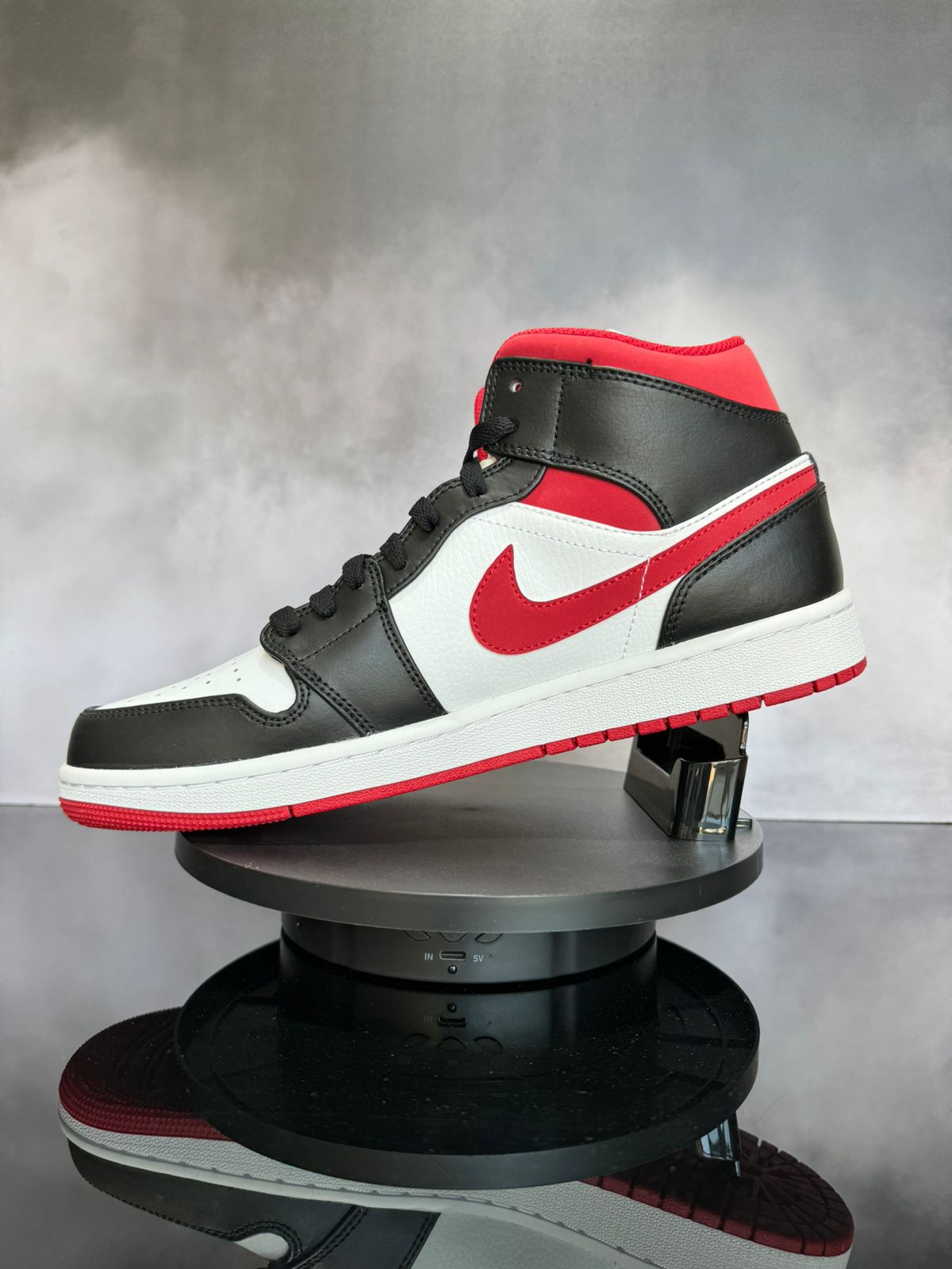 Jordan 1 Mid Gym Red Black White