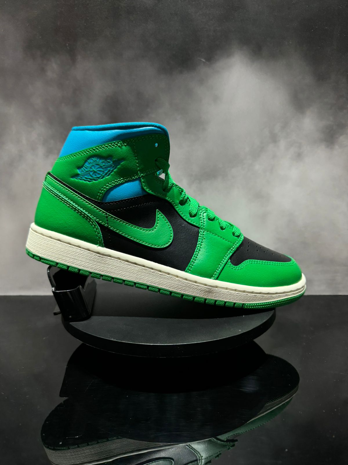 Jordan 1 Mid Lucky Green Aquatone