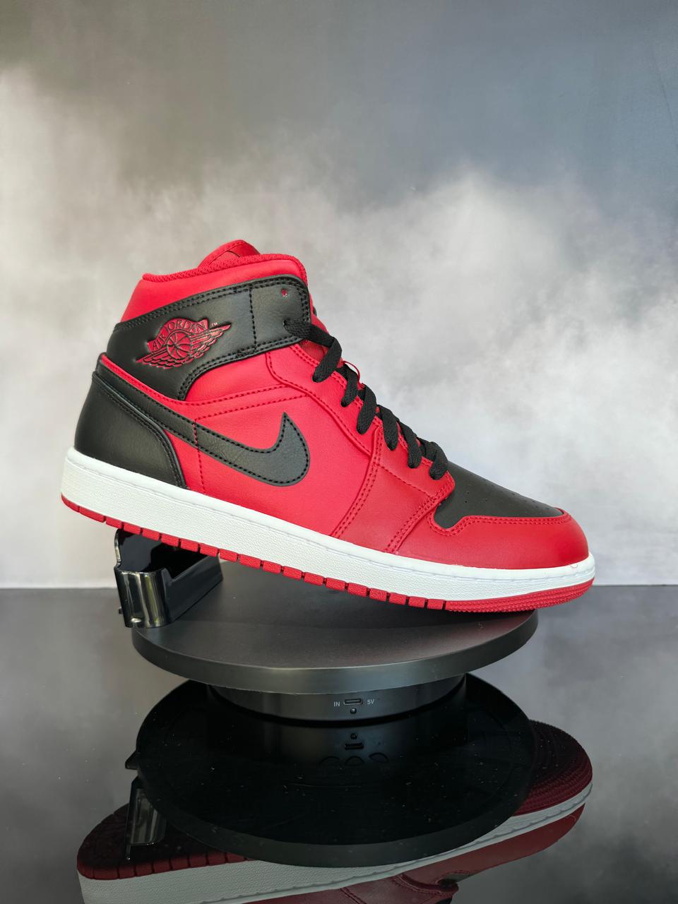 Jordan 1 Mid Reverse Bred (2022)