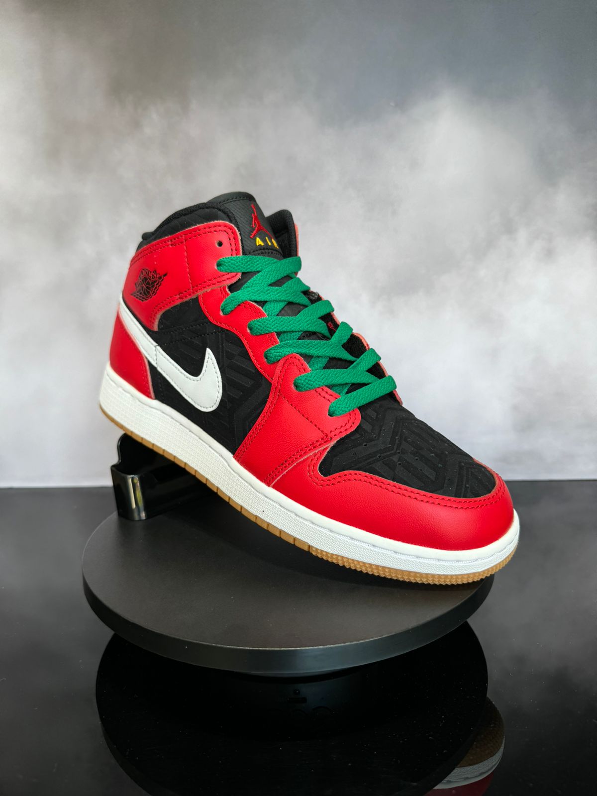 Jordan 1 Mid SE Christmas