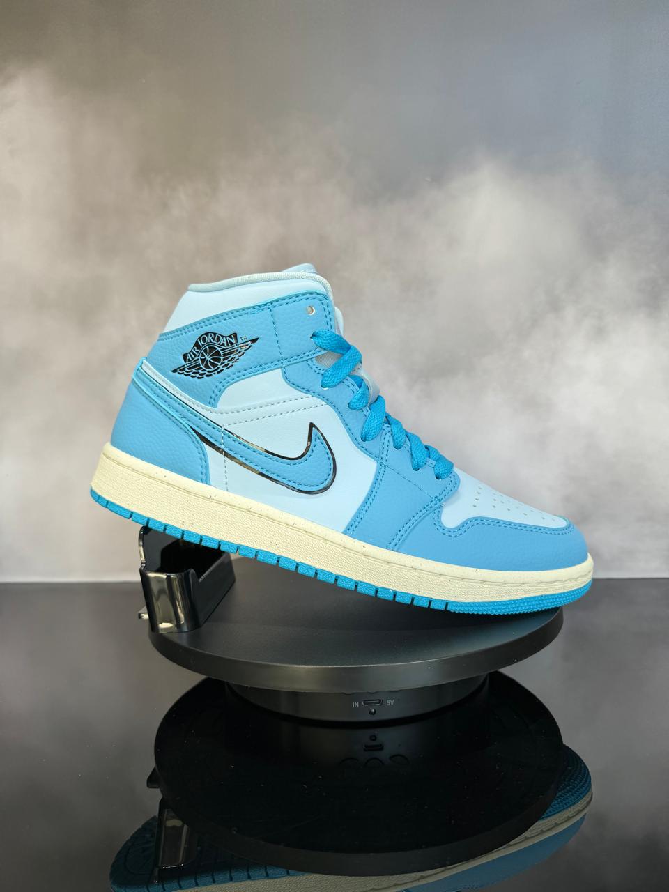Jordan 1 Mid SE Ice Blue