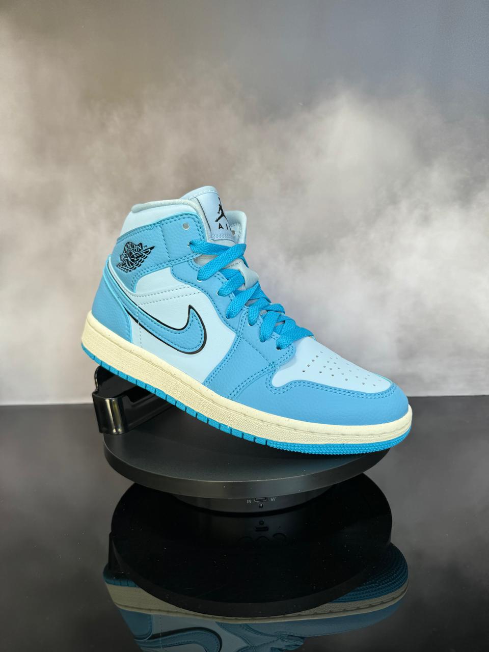 Jordan 1 Mid SE Ice Blue