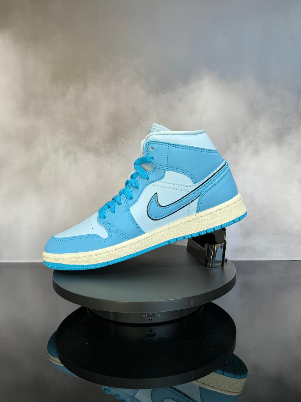 Jordan 1 Mid SE Ice Blue