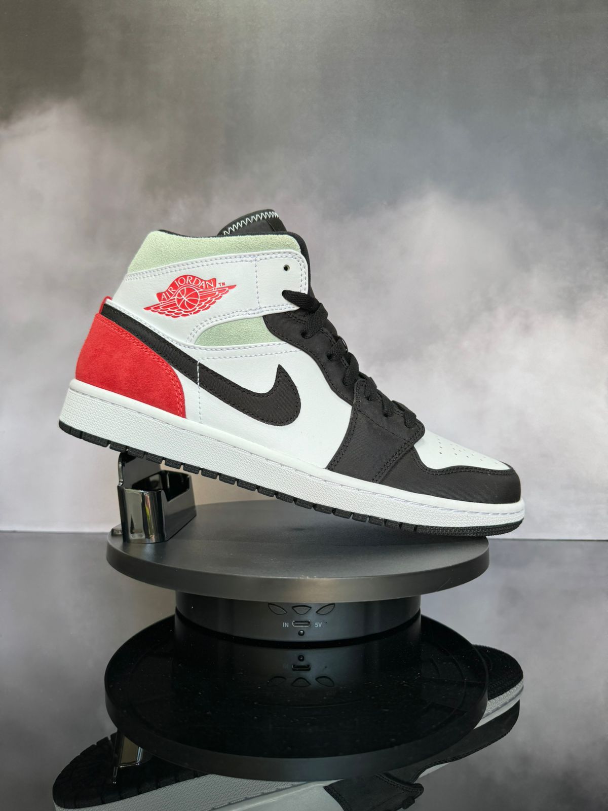 Jordan 1 Mid SE Union Black Toe