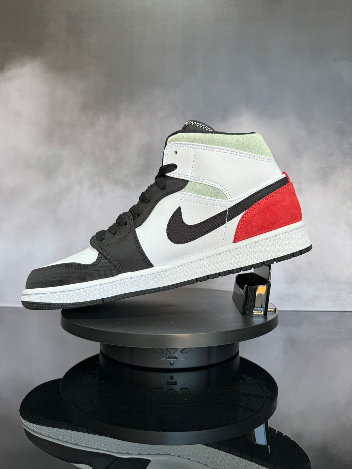 Jordan 1 Mid SE Union Black Toe