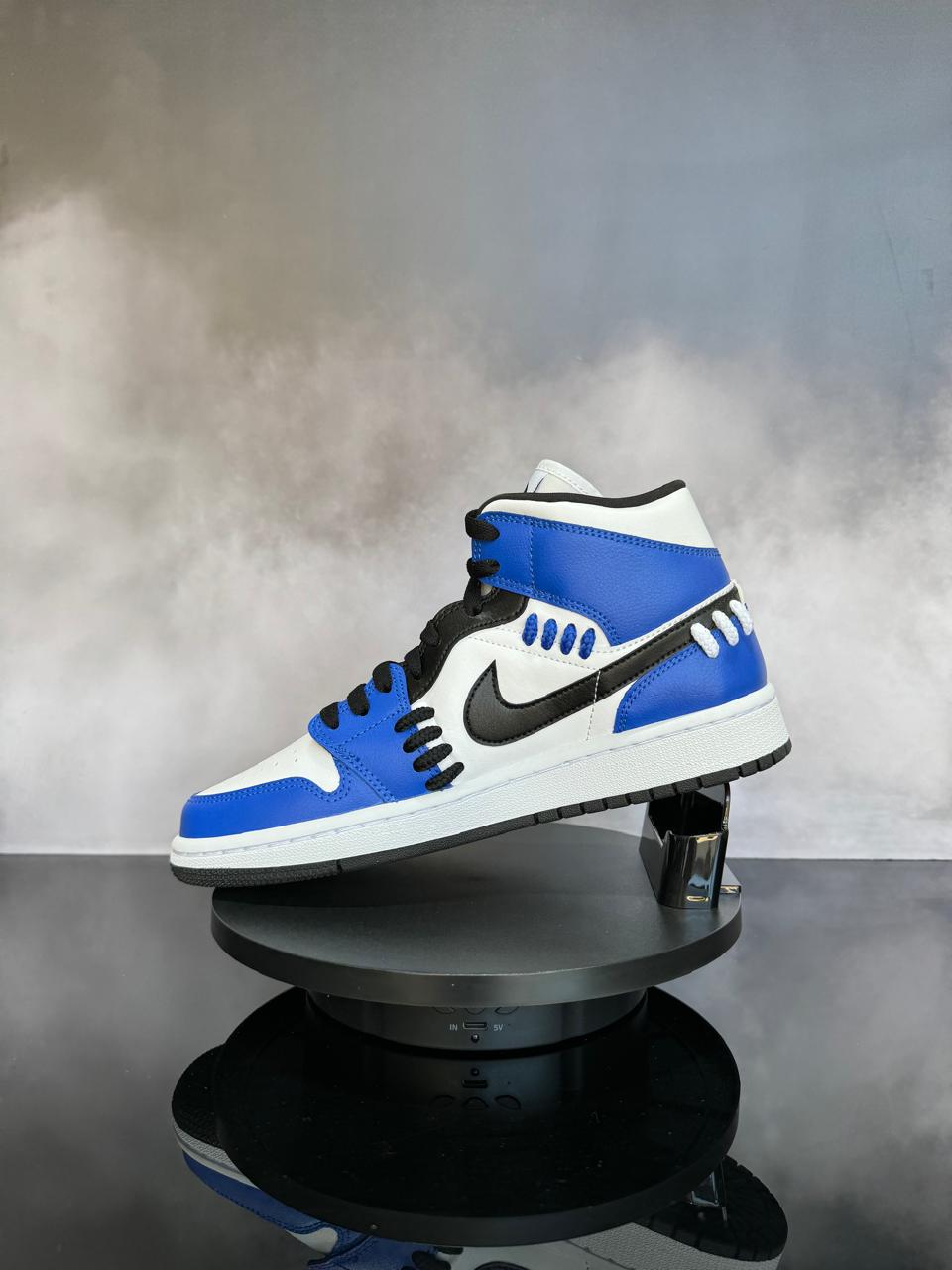 Jordan 1 Mid Sisterhood