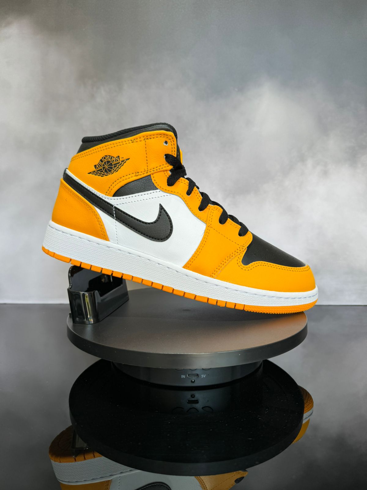 Jordan 1 Mid Taxi