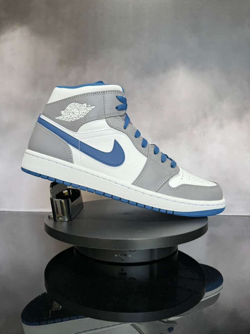 Jordan 1 Mid True Blue