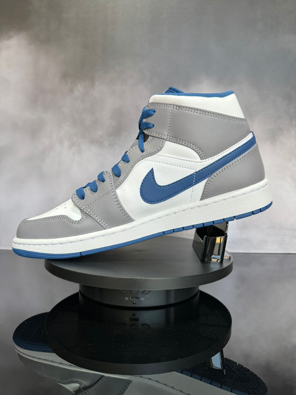 Jordan 1 Mid True Blue