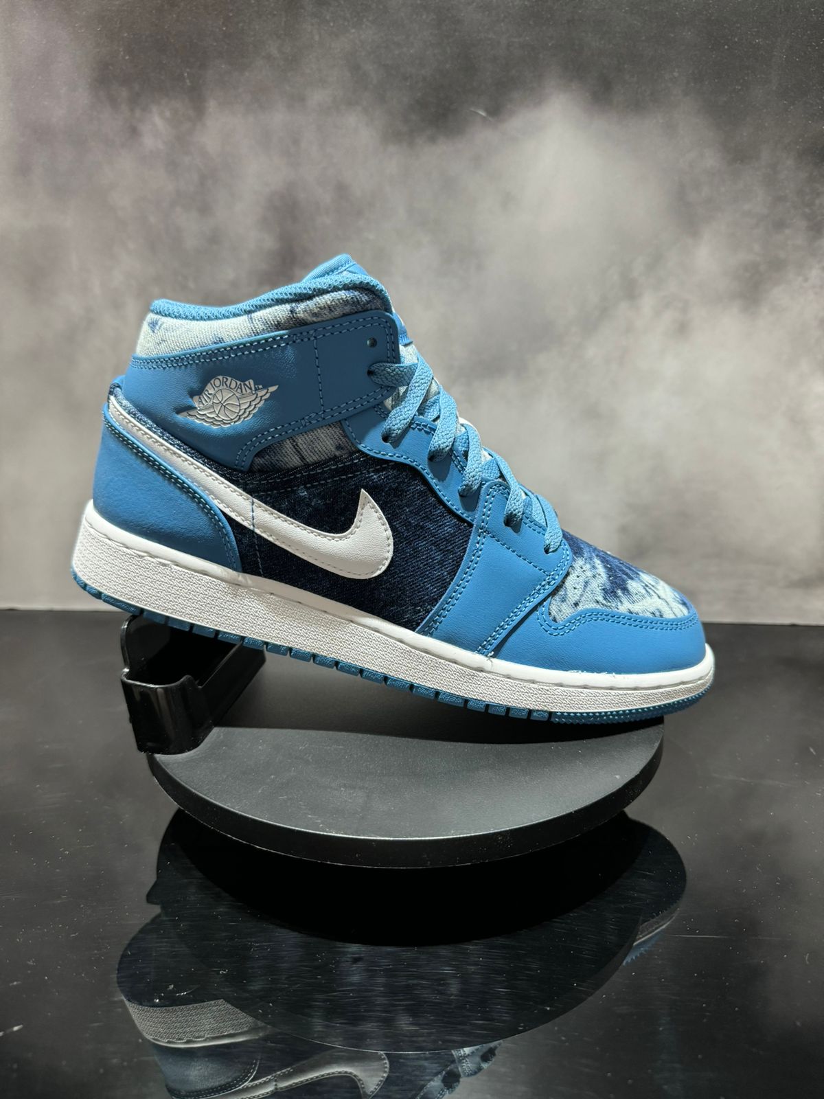 Jordan 1 Mid Washed Denim Gs