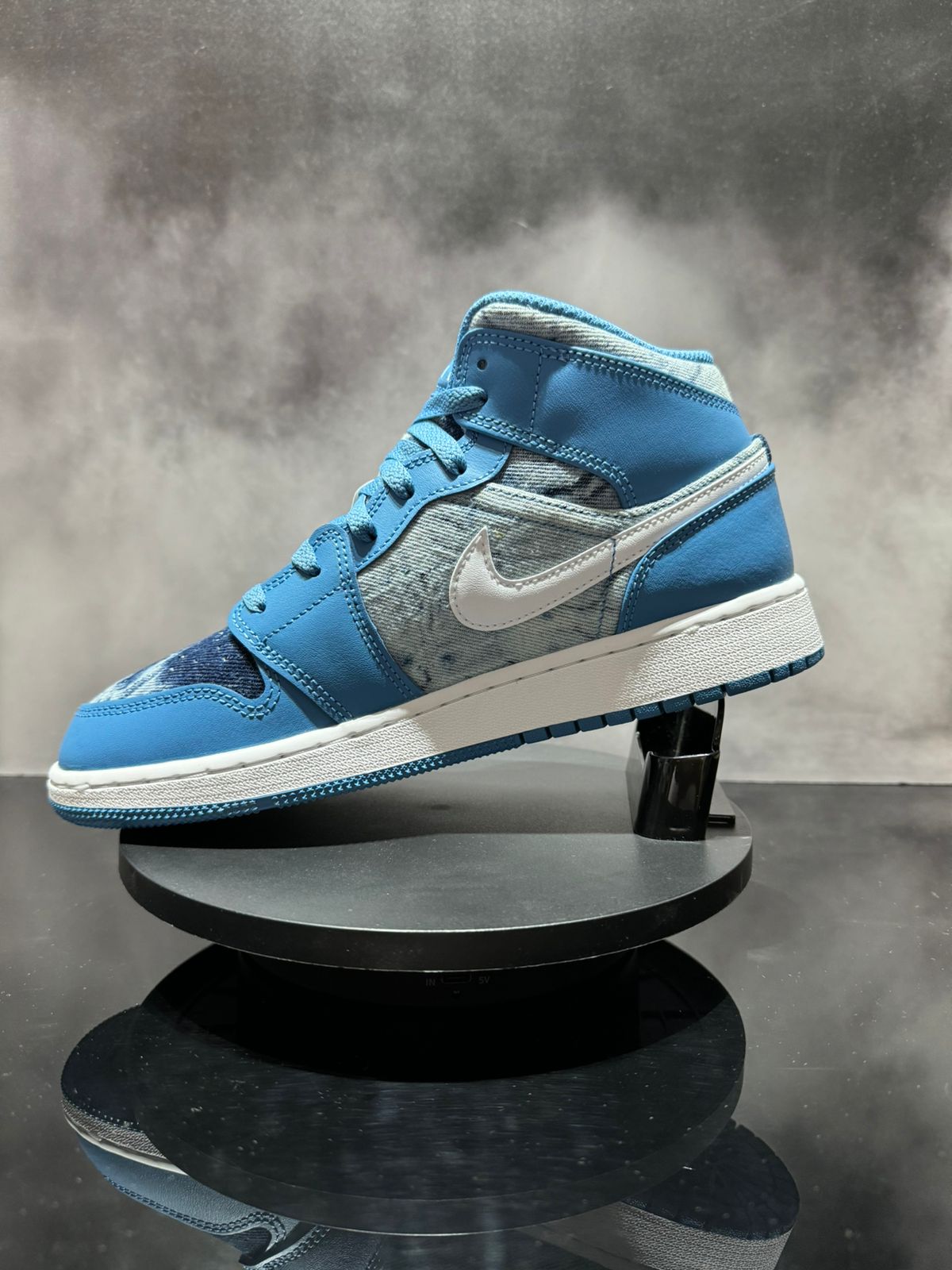 Jordan 1 Mid Washed Denim Gs