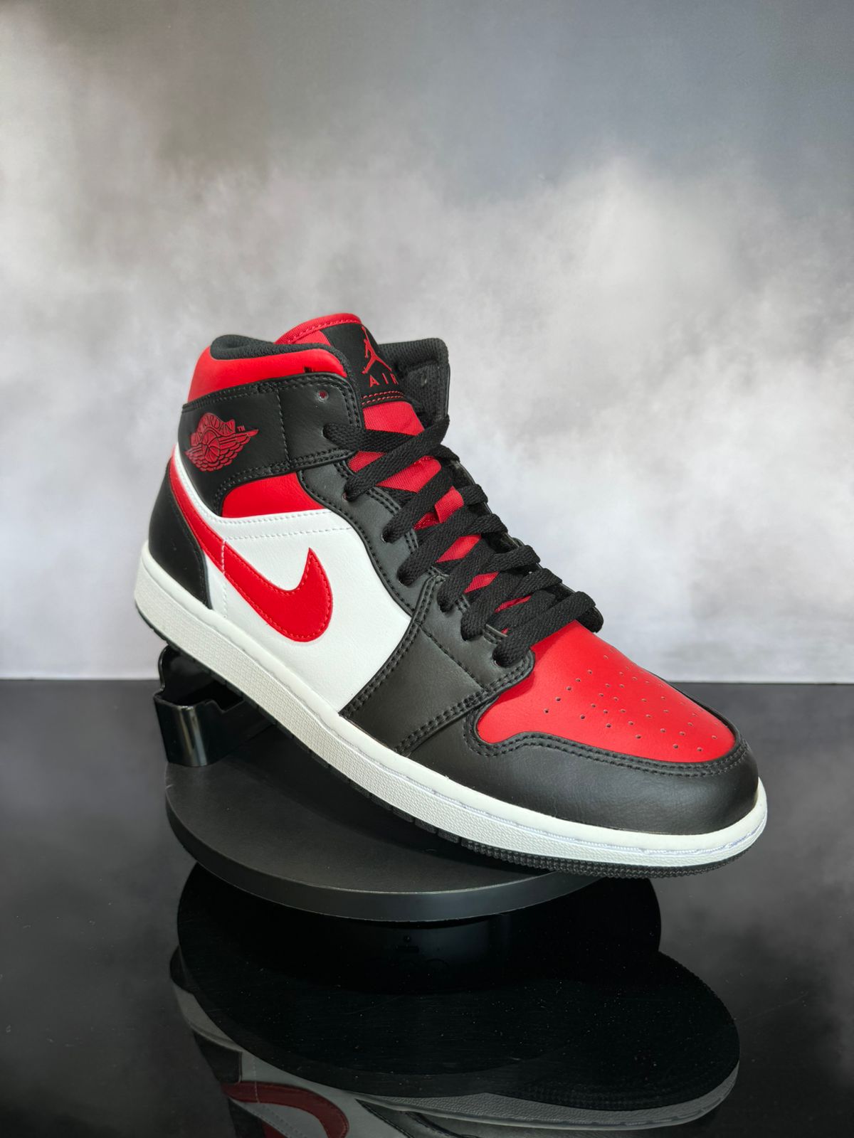 Jordan 1 Mid White Black Red 2022