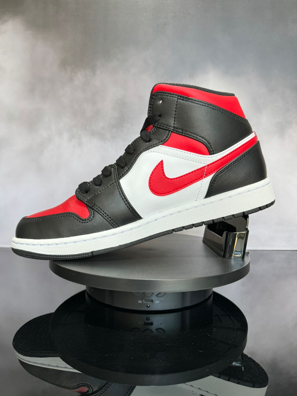 Jordan 1 Mid White Black Red 2022