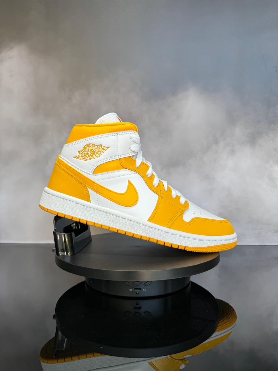 Jordan 1 Mid White University Gold