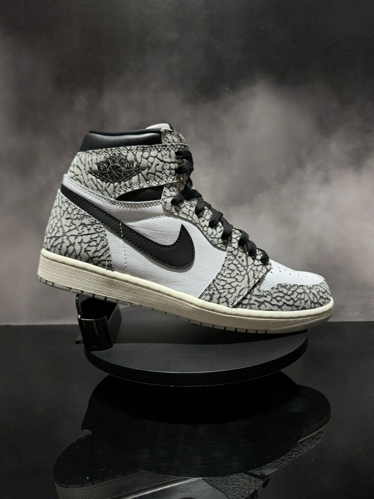 Jordan 1 Retro High OG White Cement