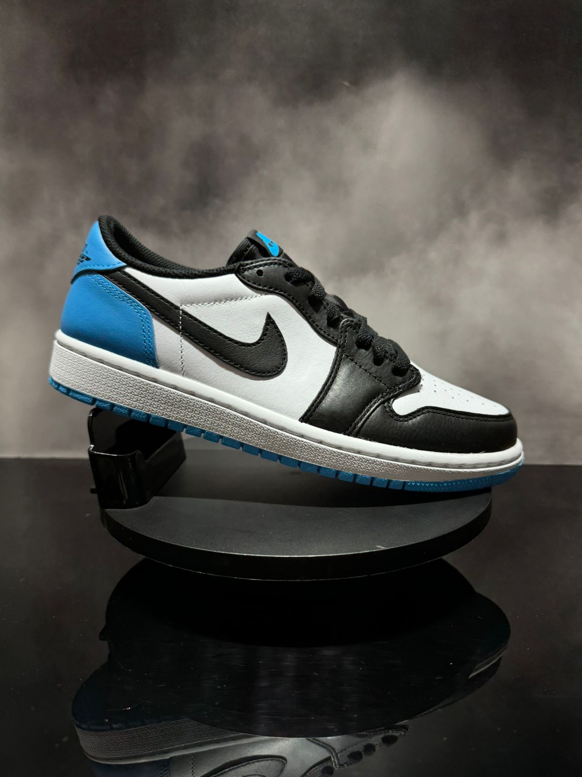 Jordan 1 Retro Low OG UNC