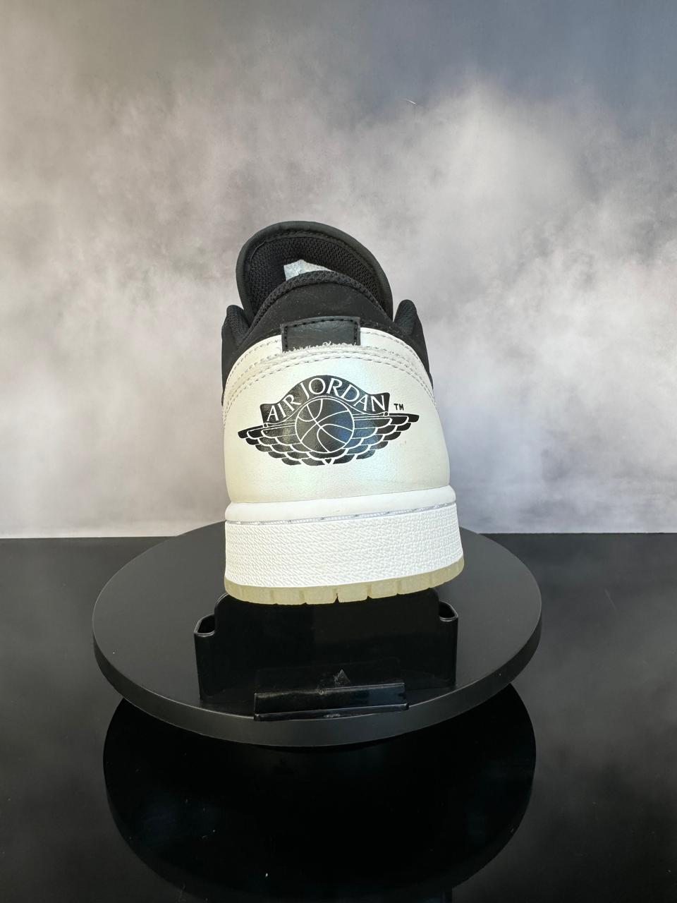 Jordan 1 Low Diamond