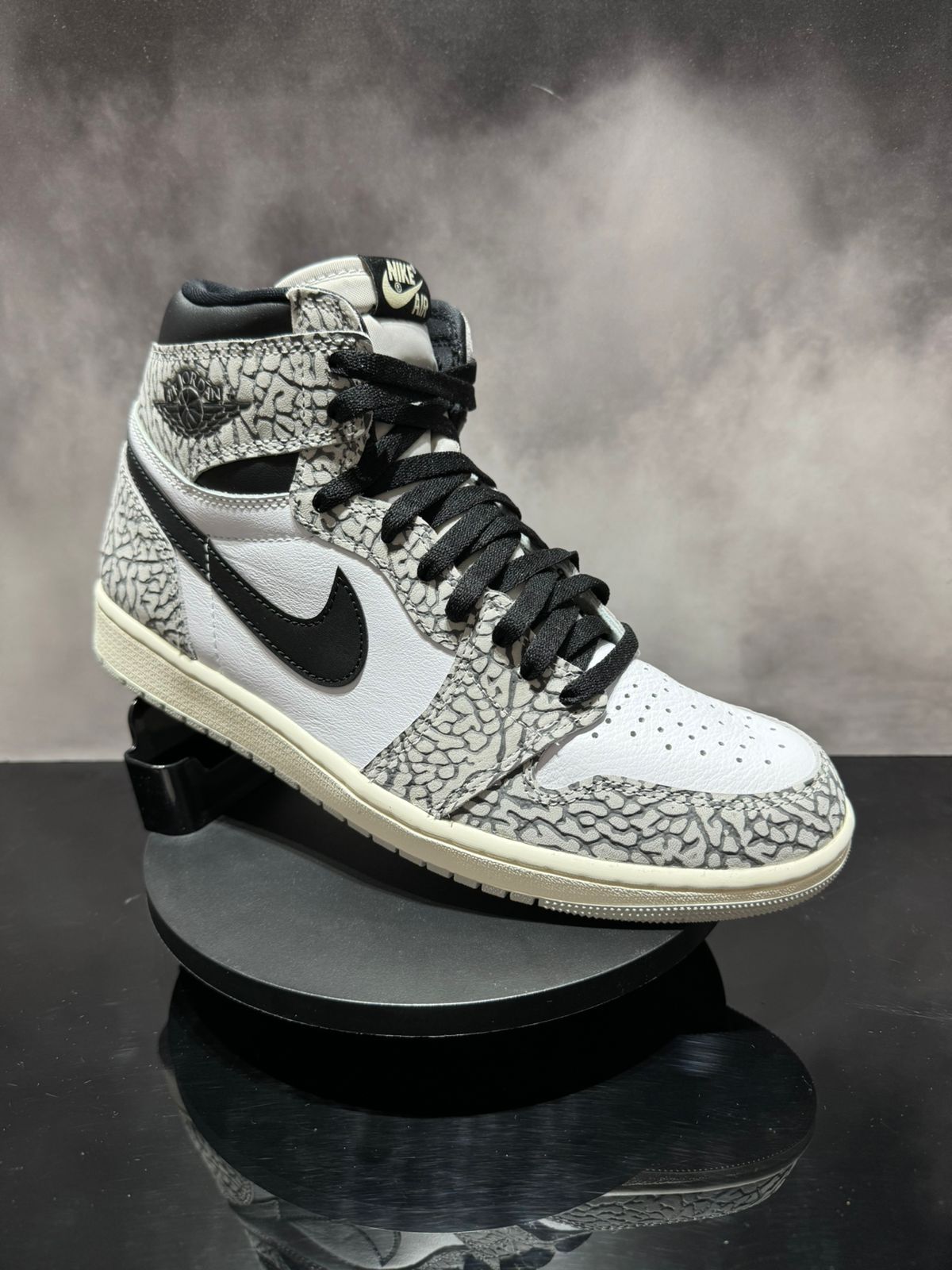 Jordan 1 Retro High OG White Cement